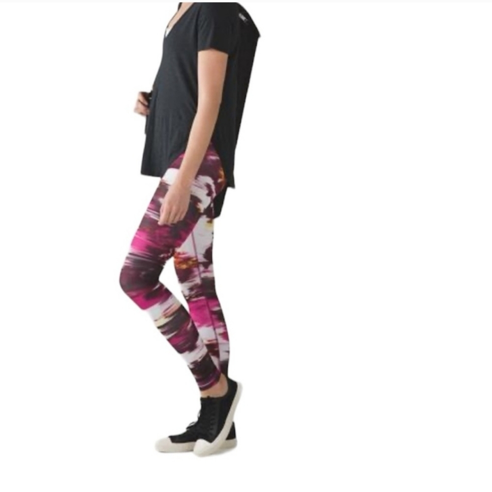 Lululemon Wunder Under Pigment Wind Berry Rumble Size 2